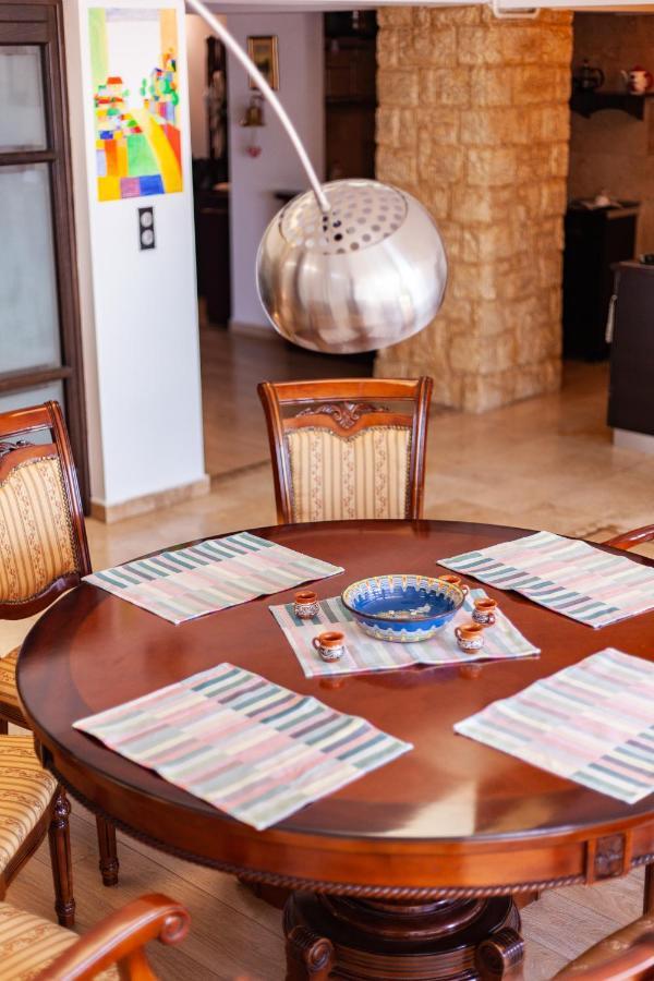 Spacious Apartment In City Centre Iasi Eksteriør billede