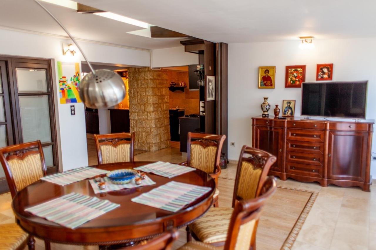 Spacious Apartment In City Centre Iasi Eksteriør billede