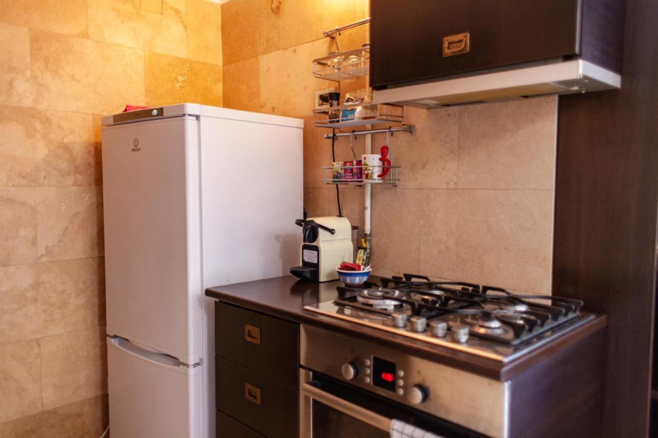 Spacious Apartment In City Centre Iasi Eksteriør billede